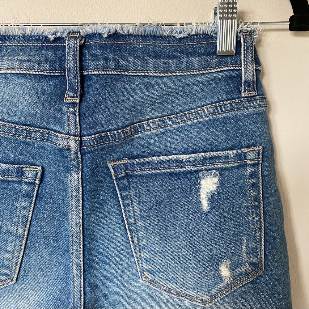 Sale! Closet Clean Out! Vervet Distressed Shorts - XS - Picture 3 of 7